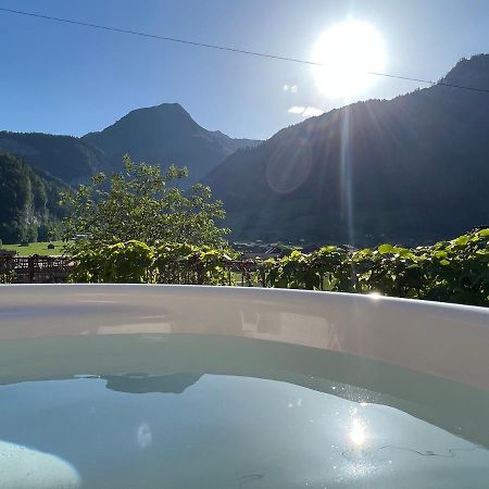 Romantic Private Superior Swiss Chalet With Hottub Lungern Buitenkant foto